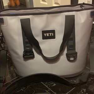 Original Yeti Hopper
